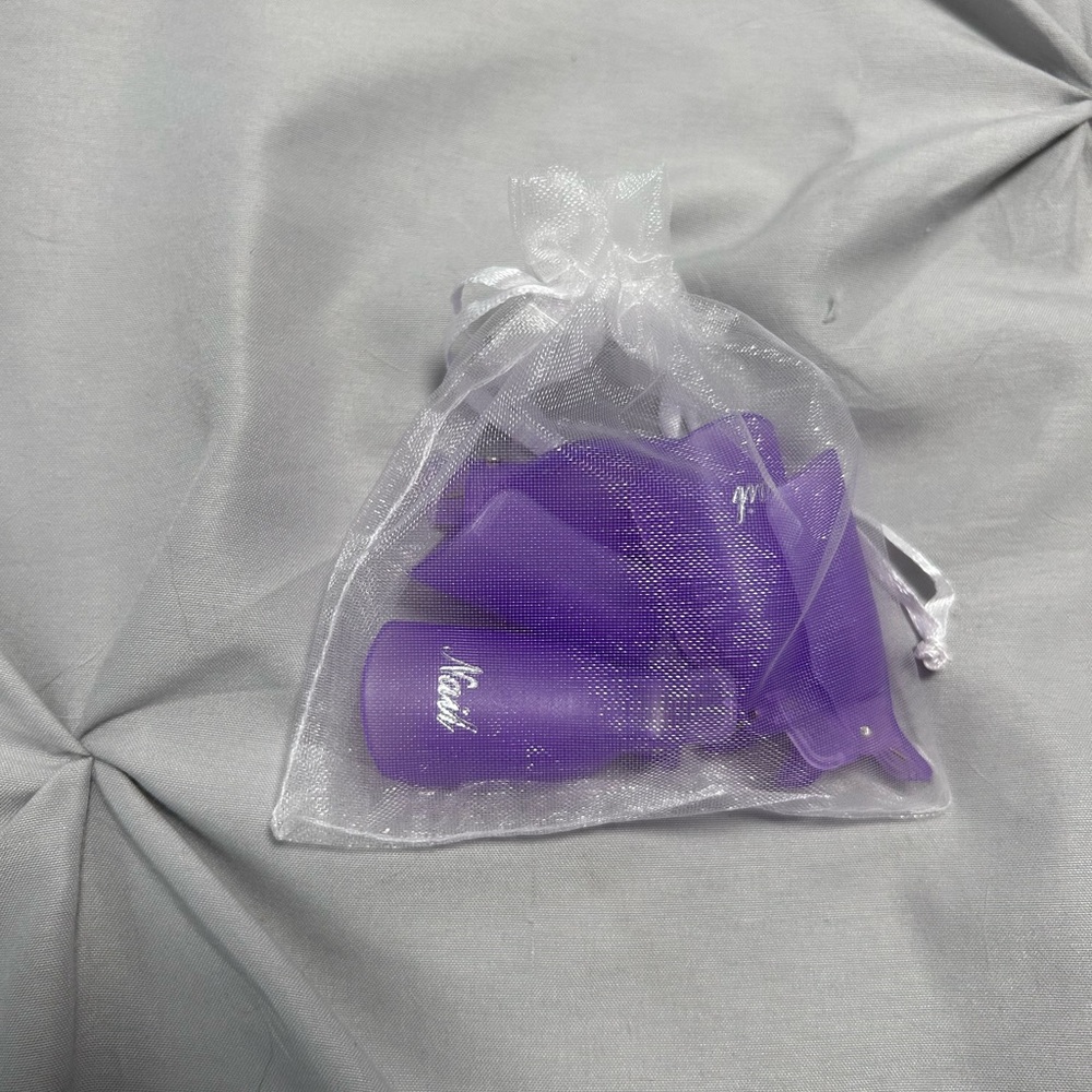 10 Nail polish remover clips